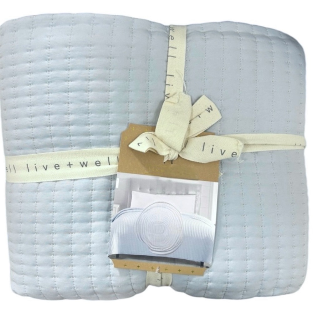 Live Well Powder Blue Full/Queen Quilt 90”x90” NEW with Tags 100% Polyester